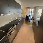 Spacious And Bright 2 Bedroom With Terrace