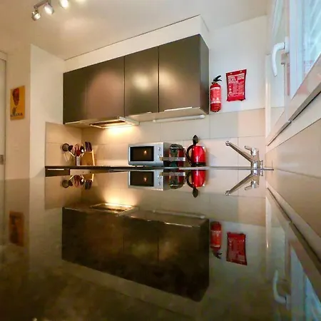 Spacious And Bright 2 Bedroom With Terrace Lausanne