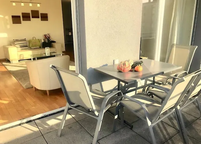 Spacious And Bright 2 Bedroom With Terrace Lausanne