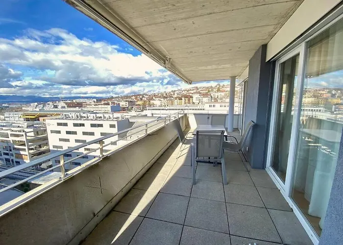 Lägenhet Spacious And Bright 2 Bedroom With Terrace *