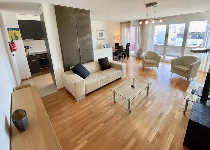 Spacious And Bright 2 Bedroom With Terrace * Lausanne