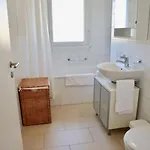 Lägenhet Spacious And Bright 2 Bedroom With Terrace *