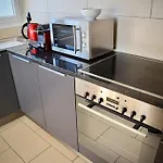 Spacious And Bright 2 Bedroom With Terrace Lägenhet
