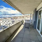 Lägenhet Spacious And Bright 2 Bedroom With Terrace *