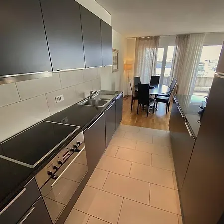 Spacious And Bright 2 Bedroom With Terrace