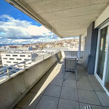 Διαμέρισμα Spacious And Bright 2 Bedroom With Terrace *